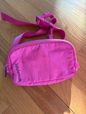 Lululemon sonic pink mini belt bag